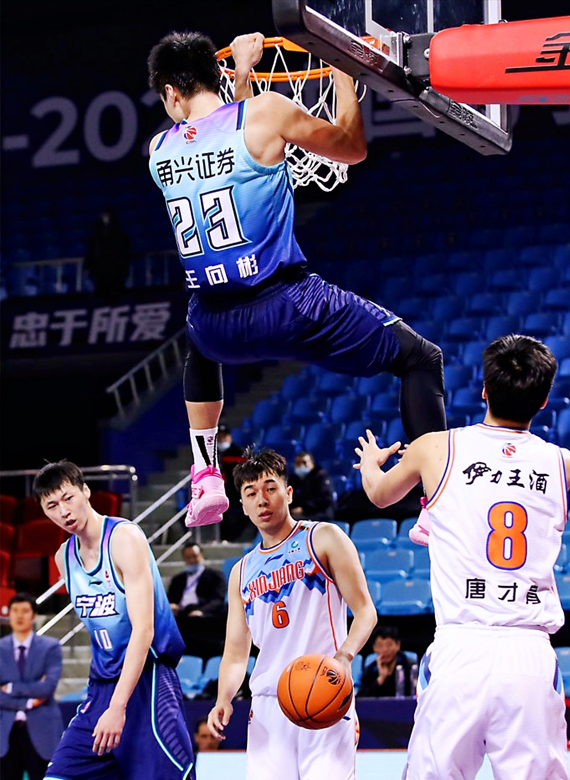 辽宁男篮展现强大实力，取得胜利走向巅峰(辽宁男篮展现强大实力,取得胜利走向巅峰视频)